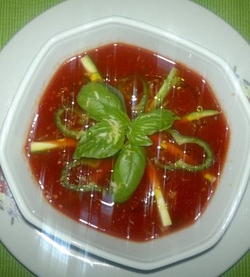 Томатный крем-суп с ароматным тимьяном и базиликом