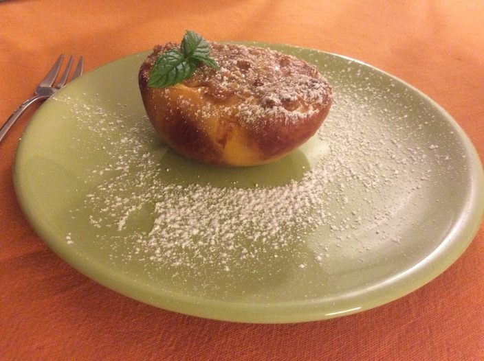 Персики, запеченные с амаретти