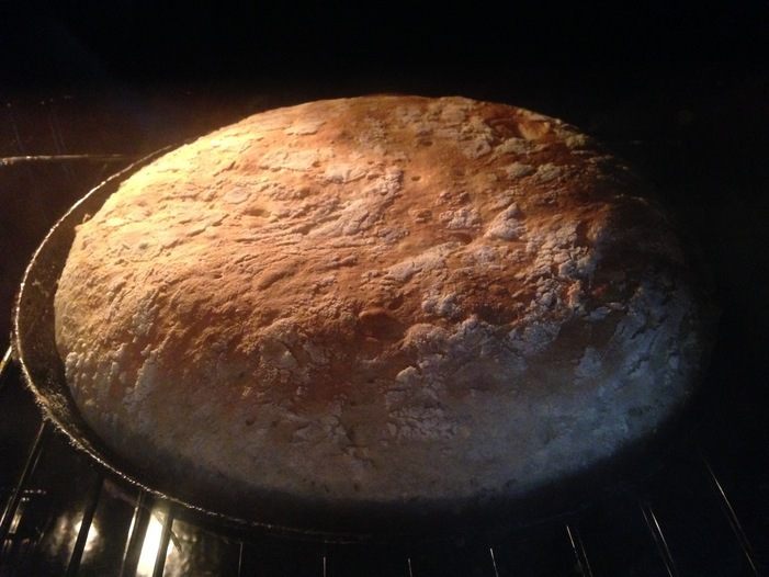 Белый хлеб пышный 