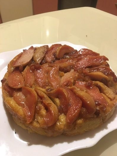 Тарт татен с грушами и изюмом