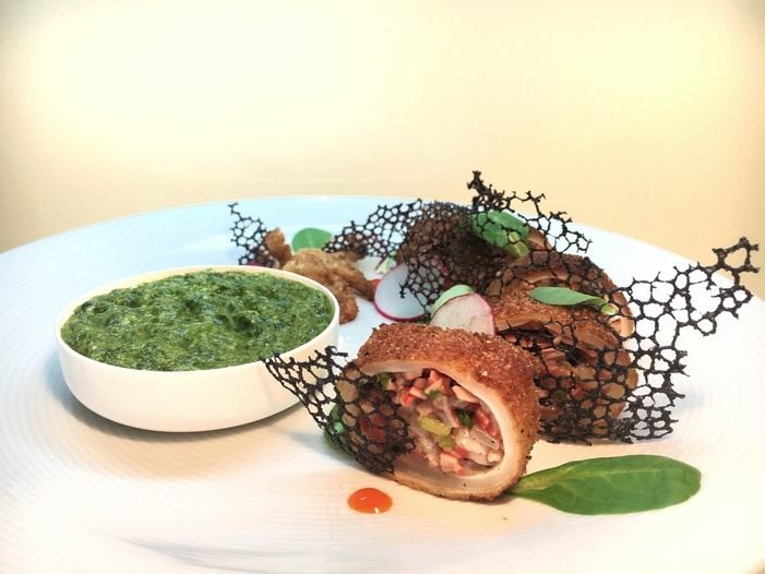 Кальмар, фаршированный крабовыми палочками