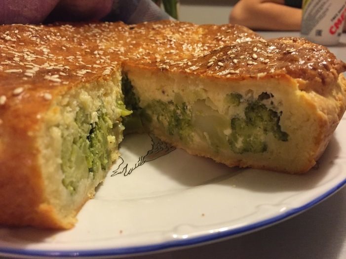 Творожный пирог с брокколи и сырной начинкой