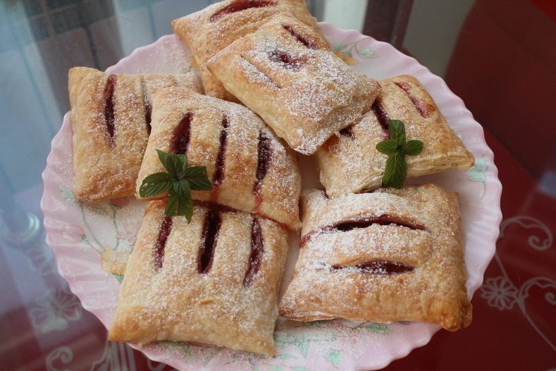 Вишневые слойки