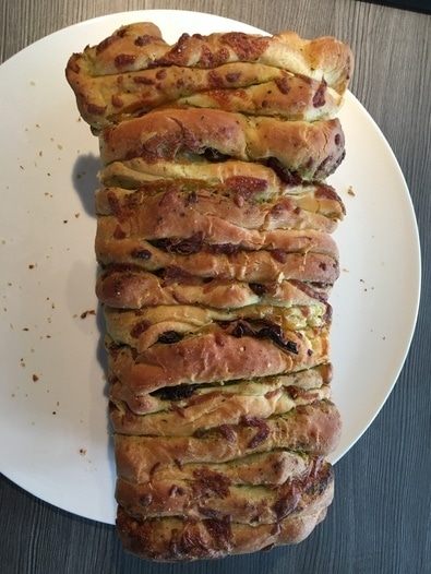 Немецкий рваный хлеб Caprese style