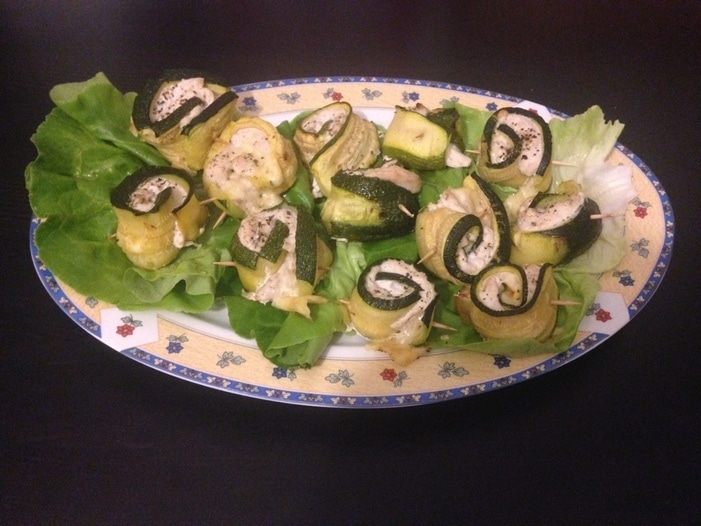 Рулетики из цукини с курицей и сыром