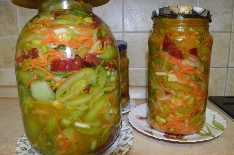 Салат из зеленых помидоров 