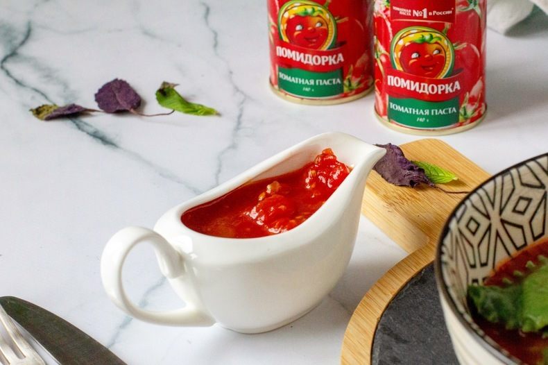 Равиоли с рикоттой и шпинатом в томатном соусе