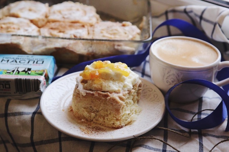 Пряные булочки с яблоком