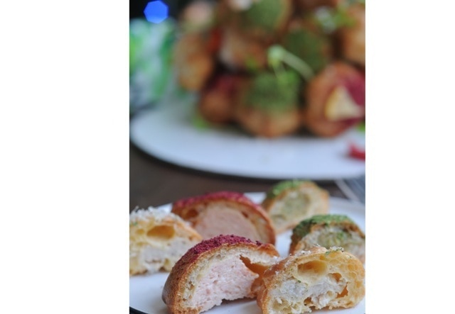 Новогодняя елка «Три сюжета»