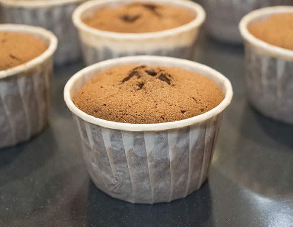 Брауни с коньяком и изюмом