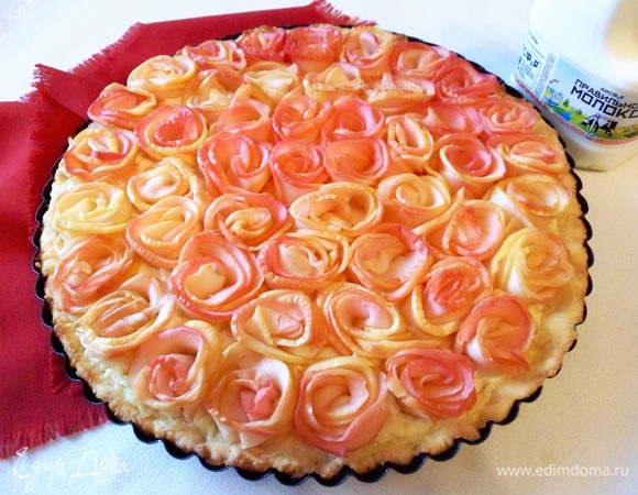 Яблочный пирог «Розовые розы»