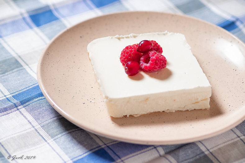 Двухслойная творожная запеканка