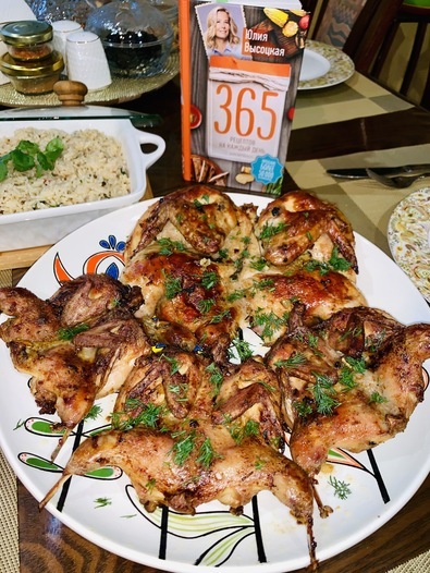 Цыпленок и перепела с чесноком, тимьяном и лимоном