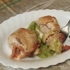 Куриные рулеты с рыбой и соусом из авокадо