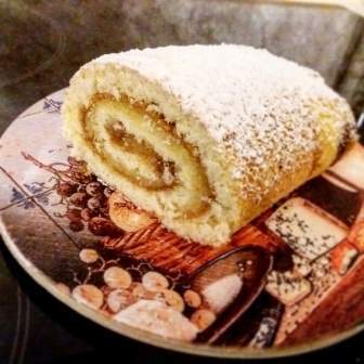 Бисквитный лимонный рулет