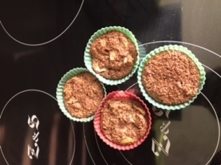 Кексы из овсяных отрубей с яблоками