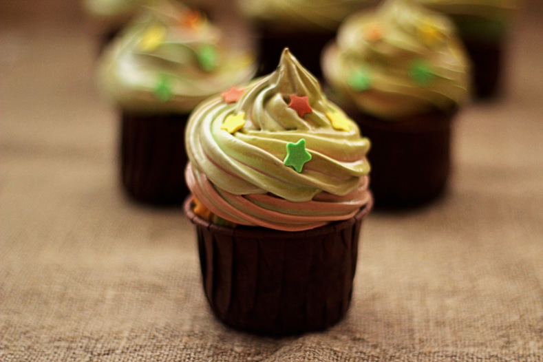 Камуфляжные капкейки с джемом к 23 февраля