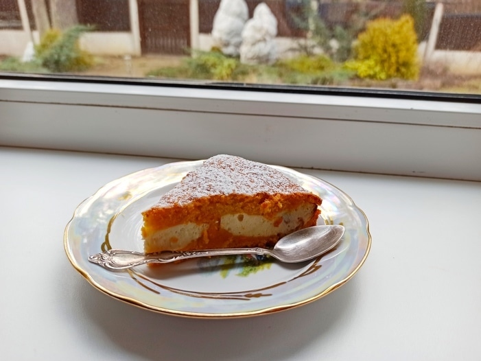 Морковный пирог со сливочной прослойкой