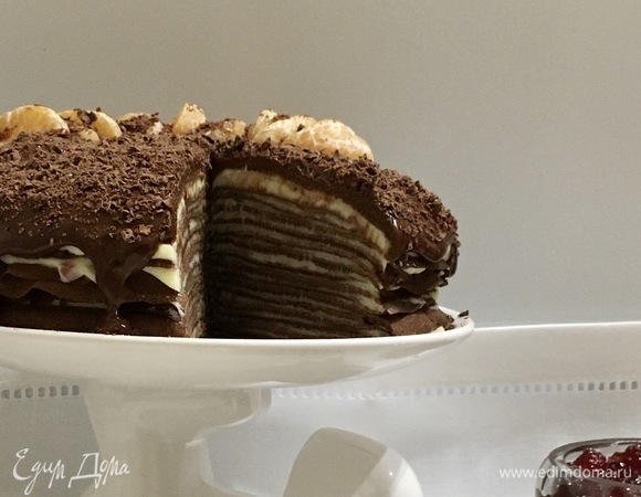 Шоколадный блинный торт с кремом пломбир
