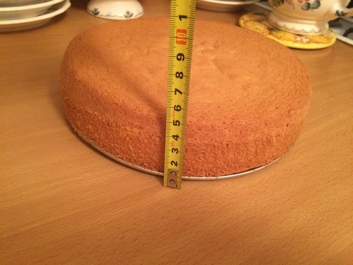 Классический белый бисквит в духовке