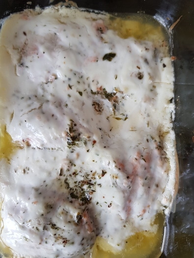 Горбуша, запеченная в сметане