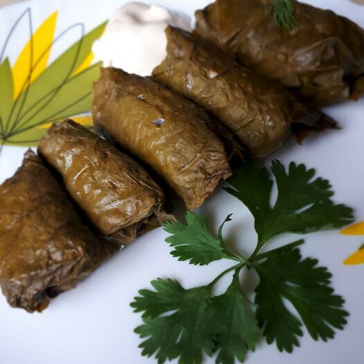 Азербайджанская долма в виноградных листьях