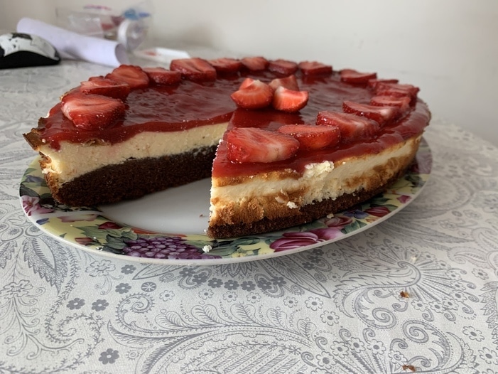 Творожный пирог с клубникой