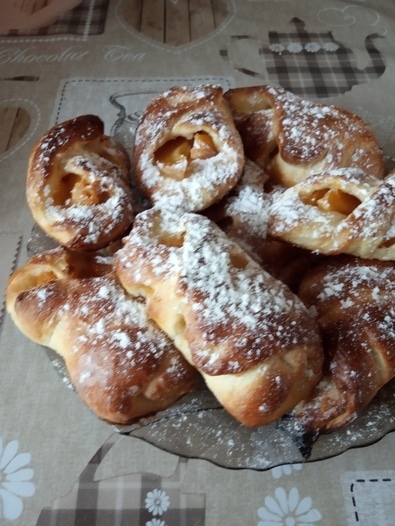 Булочки с абрикосом