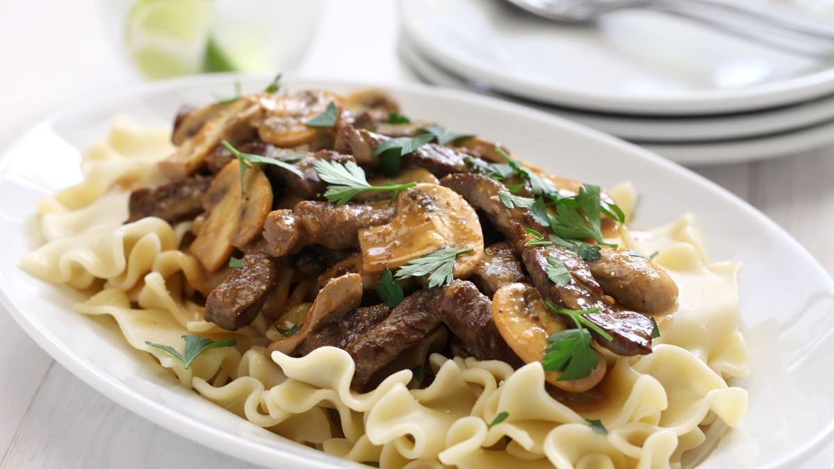 Как приготовить бефстроганов