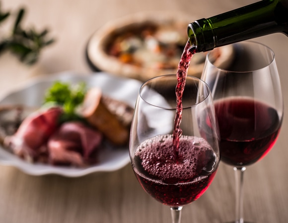 Как правильно выбрать вино к блюдам