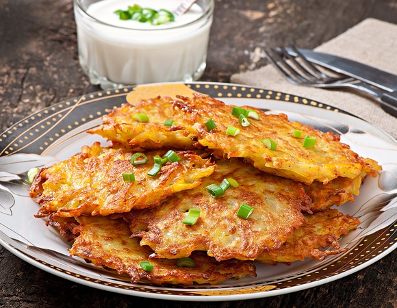 Деруны, драники и колдуны: готовим вкусные картофельные оладьи