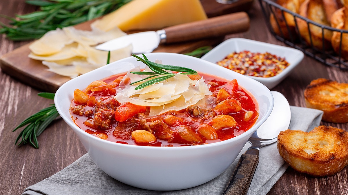 Итальянский суп минестроне: рецепты и секреты приготовления Итальянский суп минестроне: рецепты и секреты приготовления