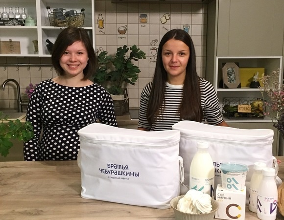«Братья Чебурашкины» дарят подарки!