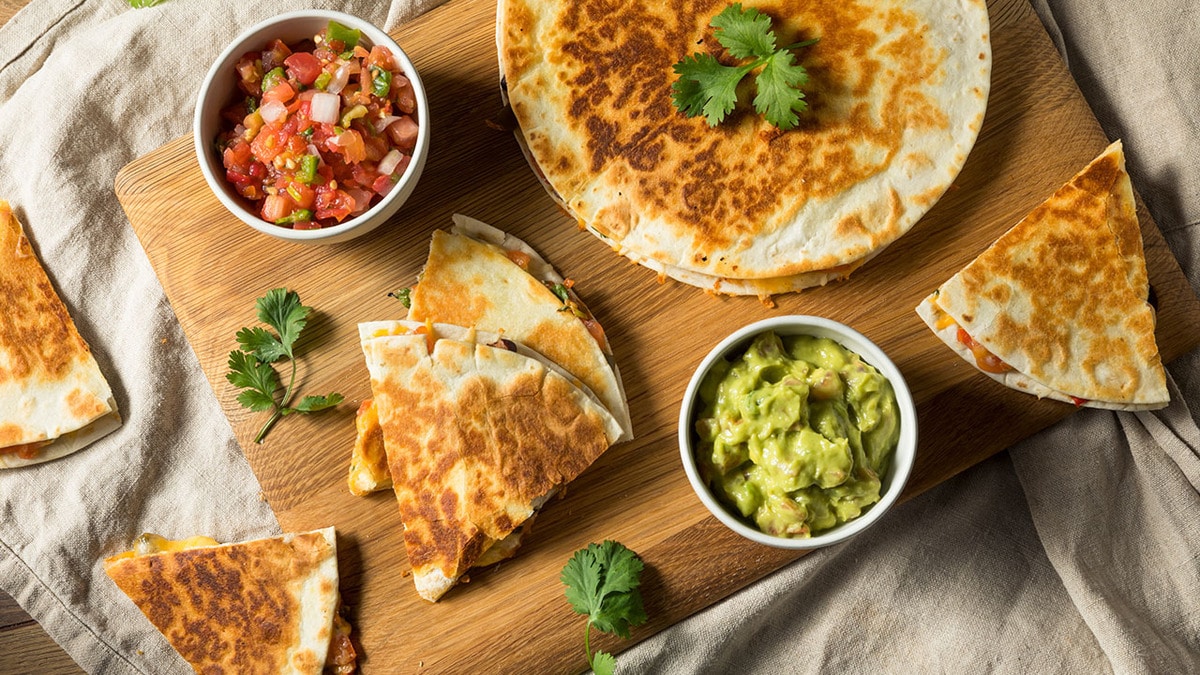 Вкусная мозаика: пять рецептов домашней кесадильи Вкусная мозаика: пять рецептов домашней кесадильи