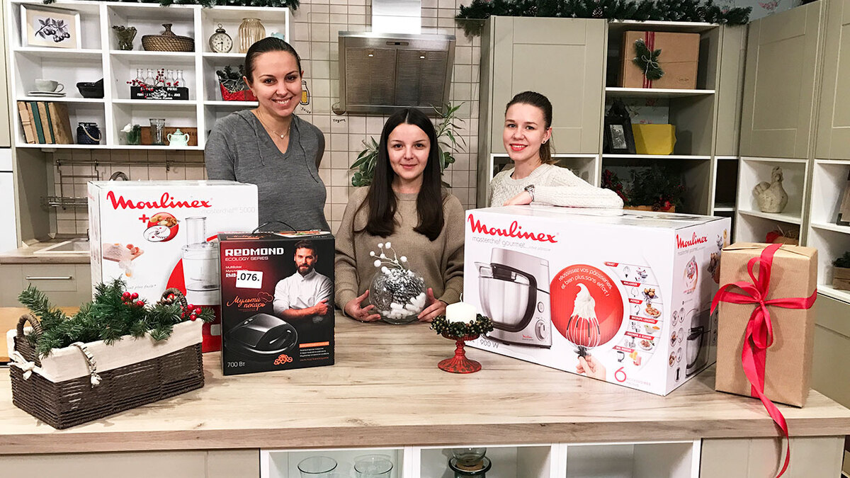 Фотоотчет: «Едим Дома» вручает подарки