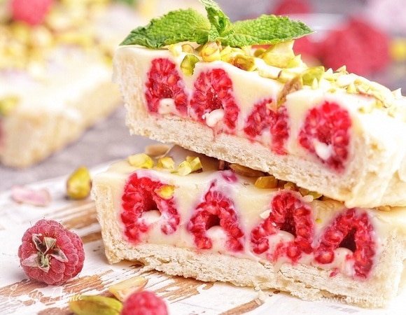 Пирог с творогом и замороженными ягодами