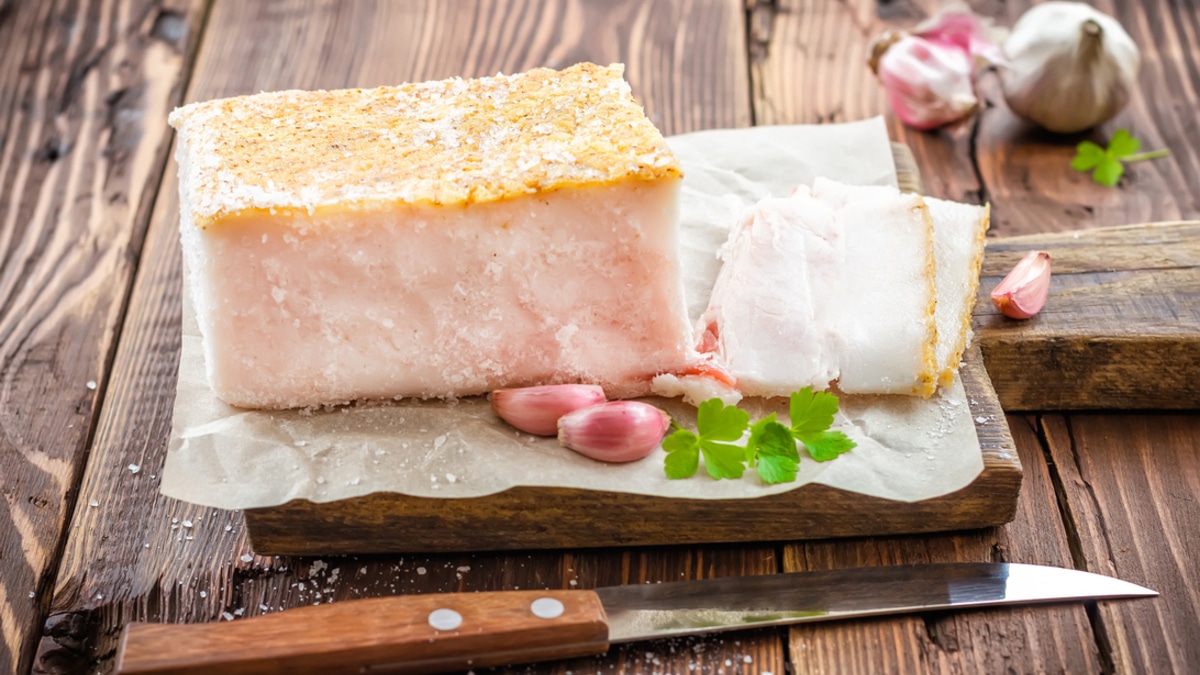 Как сделать вкусное сало в домашних условиях