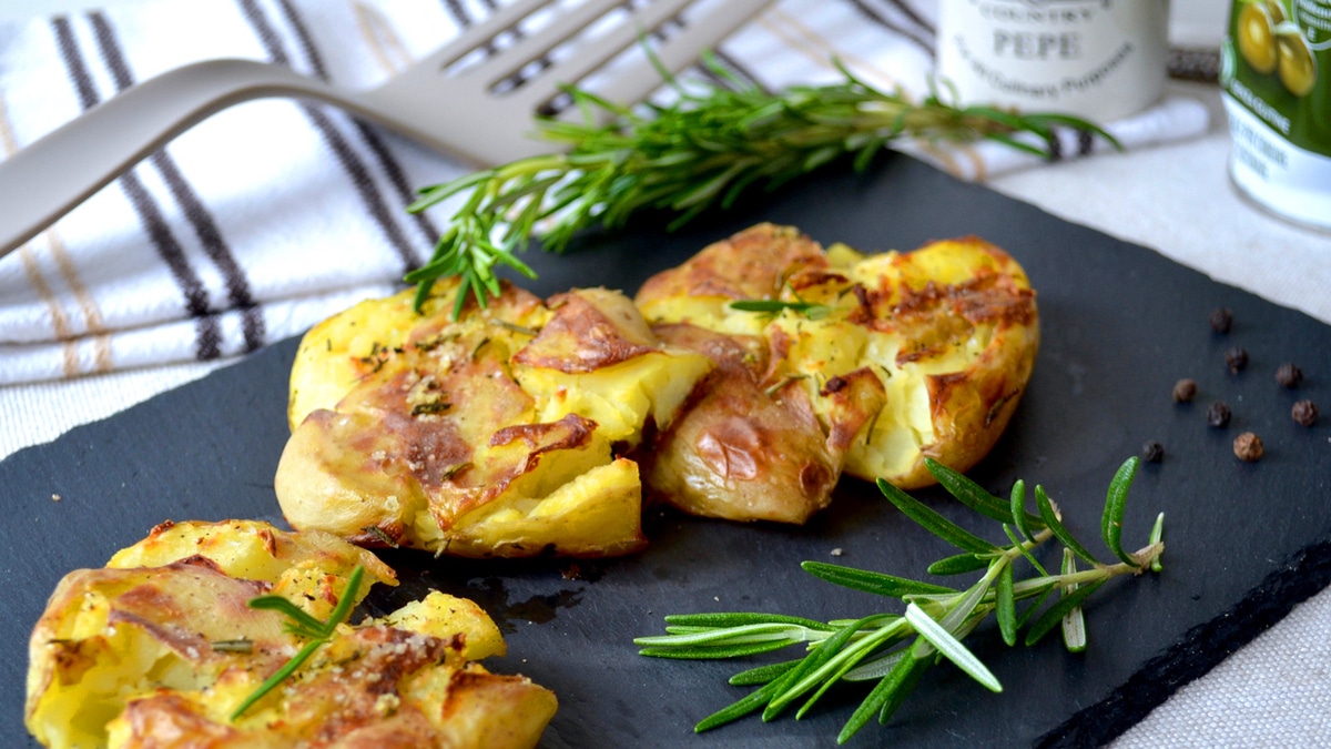 Блюда из картофеля: 15 лучших рецептов от «Едим Дома» Блюда из картофеля: 15 лучших рецептов от «Едим Дома»