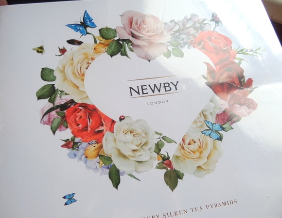 В праздничный день пришла посылка В праздничный день пришла посылка