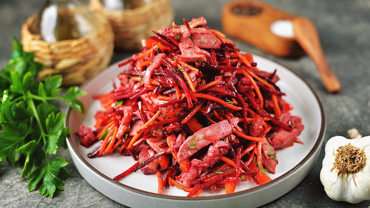 10 рецептов салатов со свеклой 10 рецептов салатов со свеклой