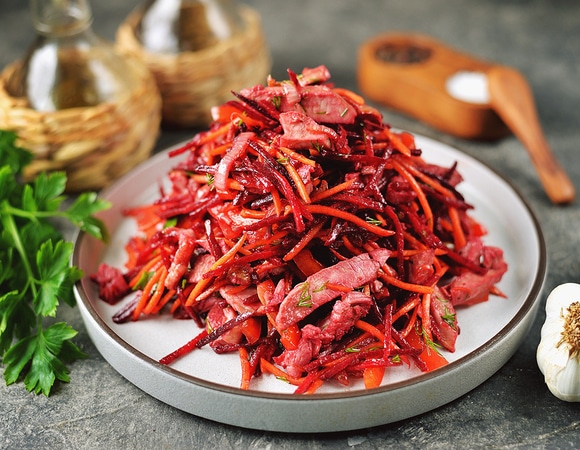 10 рецептов салатов со свеклой