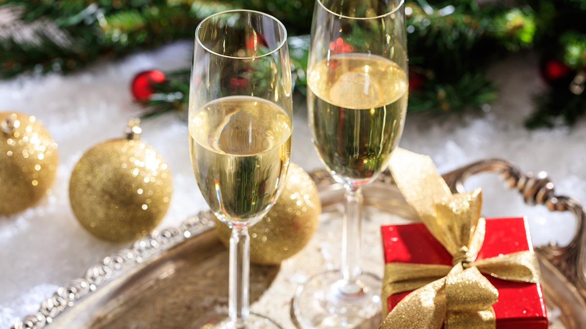 Игристые вина: выбираем альтернативу шампанскому