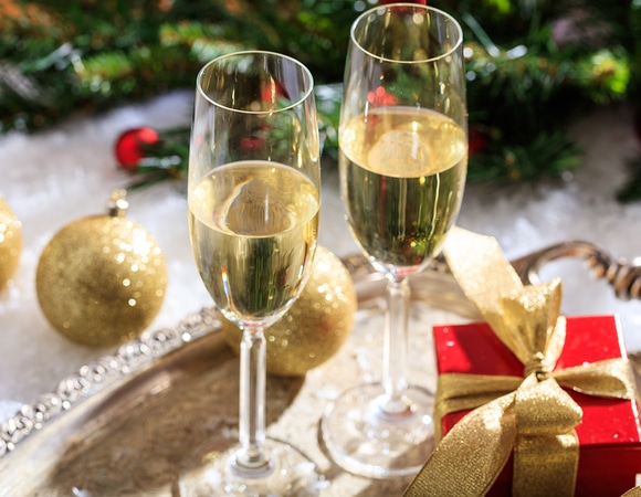 Игристые вина: выбираем альтернативу шампанскому