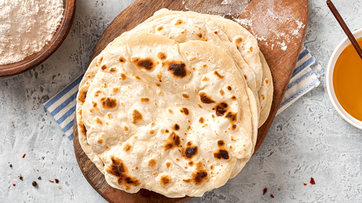 10 рецептов вкусных домашних лепешек: готовим в духовке и на сковороде 10 рецептов вкусных домашних лепешек: готовим в духовке и на сковороде