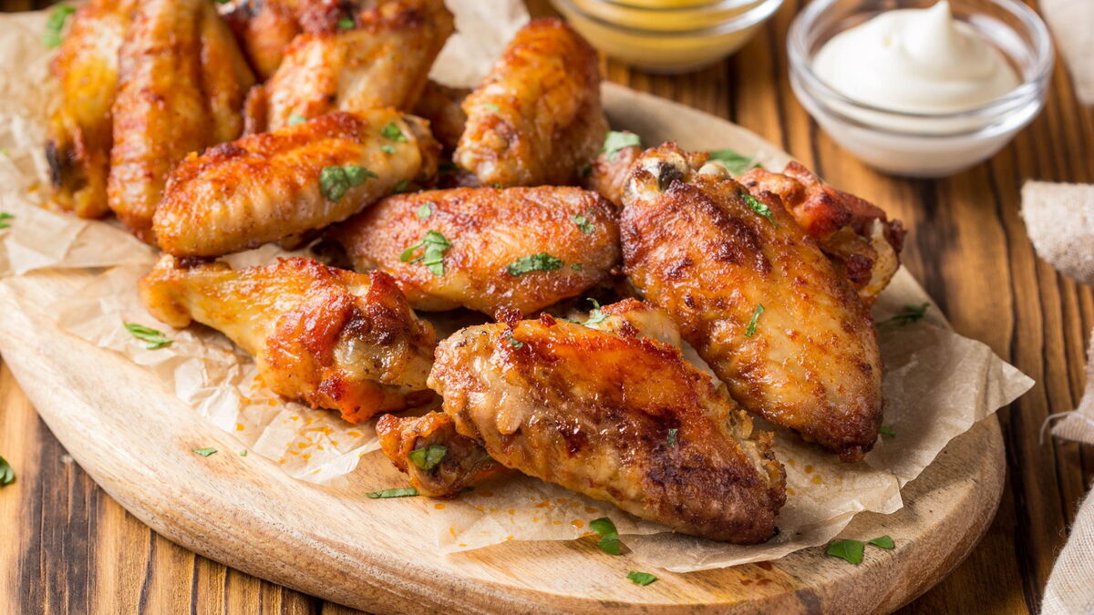 Готовим вкусные куриные крылышки: 15 простых рецептов от «Едим Дома» Готовим вкусные куриные крылышки: 15 простых рецептов от «Едим Дома»