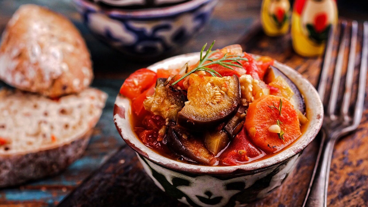 Сезон баклажанов: 20 рецептов от «Едим Дома» Сезон баклажанов: 20 рецептов от «Едим Дома»