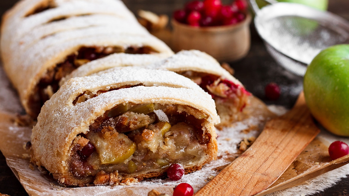 Яблочная пора: 25 рецептов выпечки и десертов от «Едим Дома» Яблочная пора: 25 рецептов выпечки и десертов от «Едим Дома»