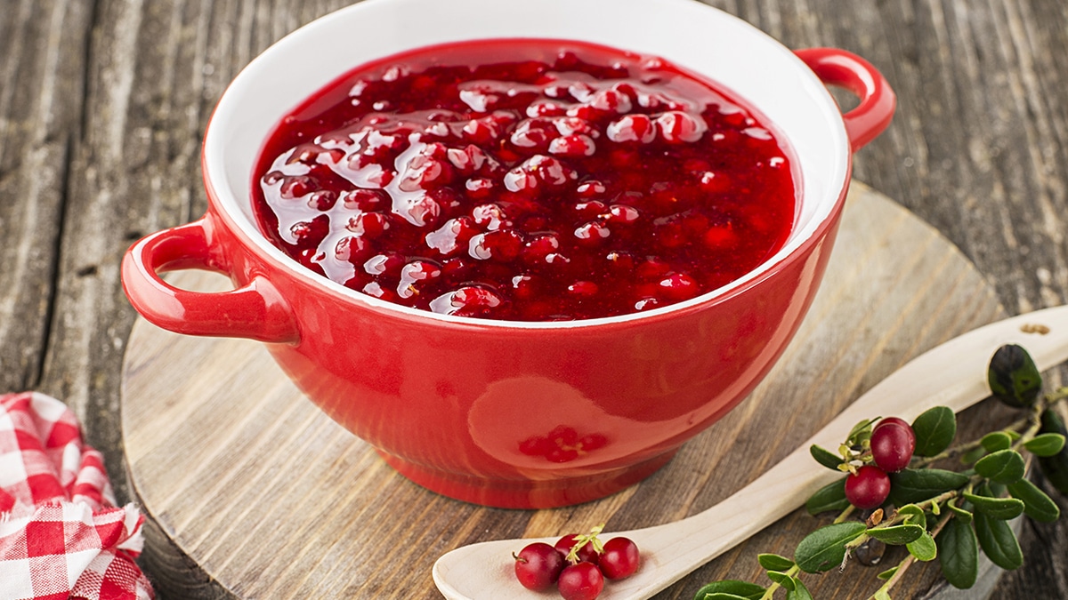 Быстрый мастер-класс: брусничный соус к мясу и десертам Быстрый мастер-класс: брусничный соус к мясу и десертам