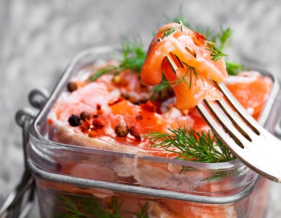 Любимый деликатес: как солить рыбу в домашних условиях