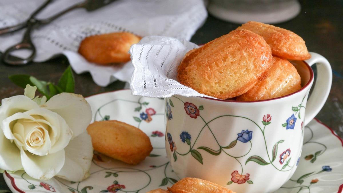 Французский вкус детства: 10 лучших рецептов печенья «Мадлен» от «Едим Дома» Французский вкус детства: 10 лучших рецептов печенья «Мадлен» от «Едим Дома»